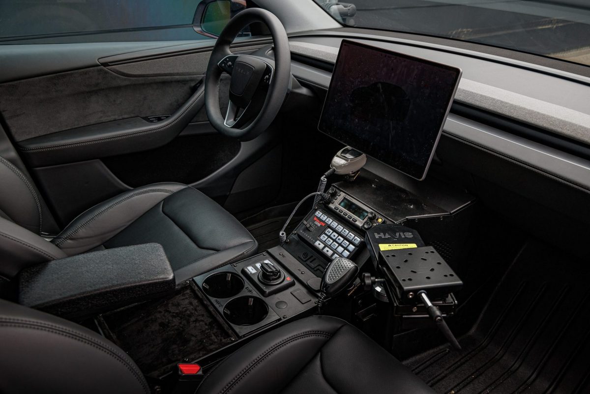 Поліція Техасу першою у світі отримала патрульну версію оновленої Tesla Model Y 2026 - фото 5