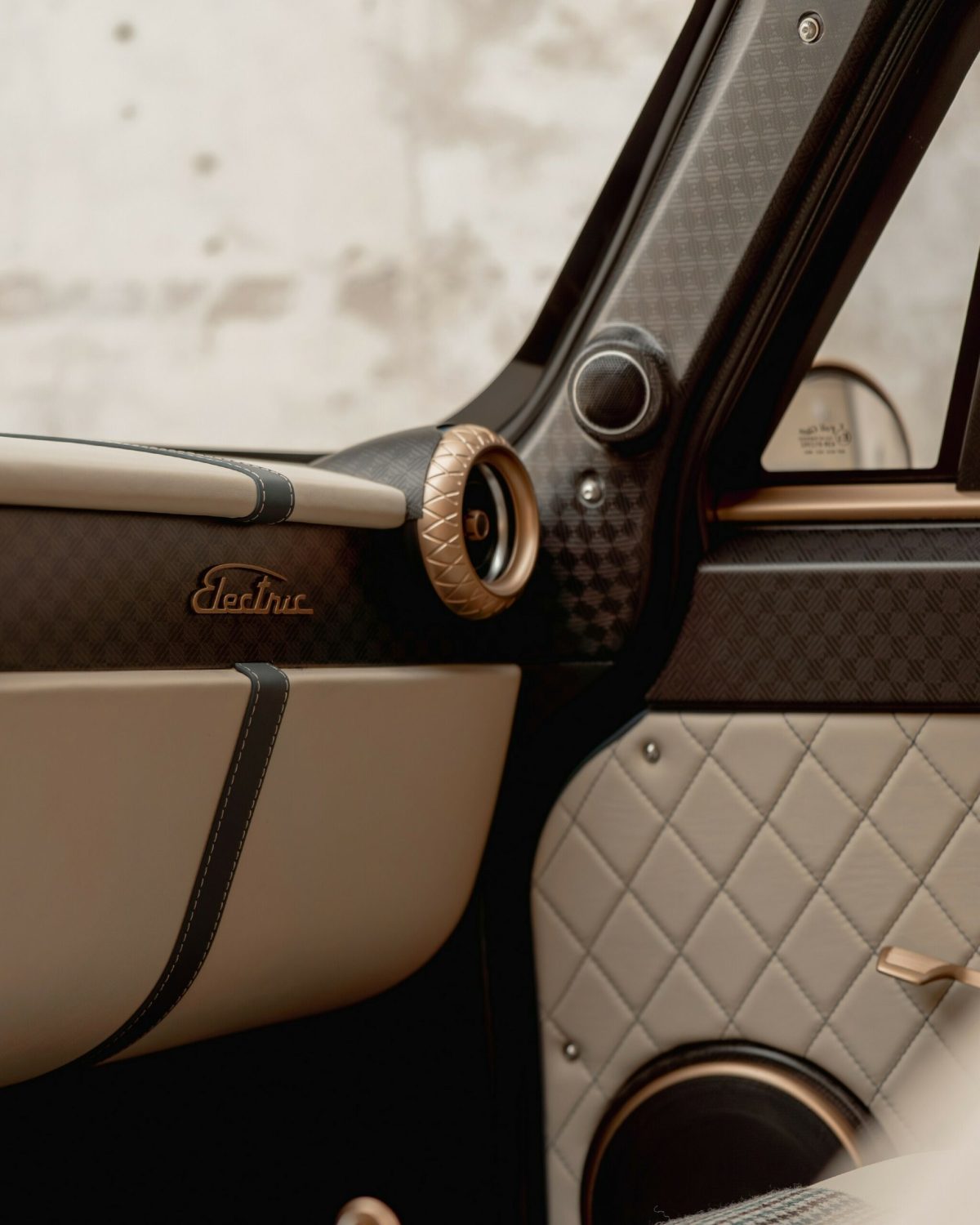 Електричний шедевр від Totem Automobili: унікальний рестомод на базі Alfa Romeo з потужністю 590 к.с. - фото 6