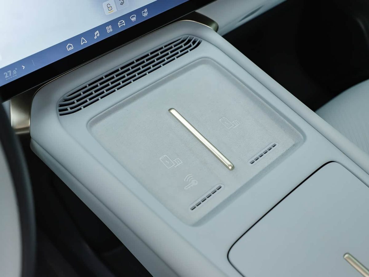 Volkswagen запускає великий електрокросовер ID. Unyx 08: потужність 496 к.с. та ціна від $34 700 - фото 8