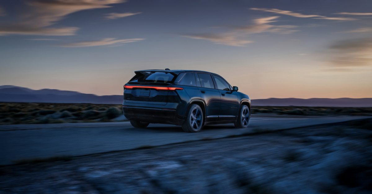 Масштабне відкликання Jeep: майже 12 тисяч нових електрокросоверів Wagoneer S мають небезпечний дефект - фото 7