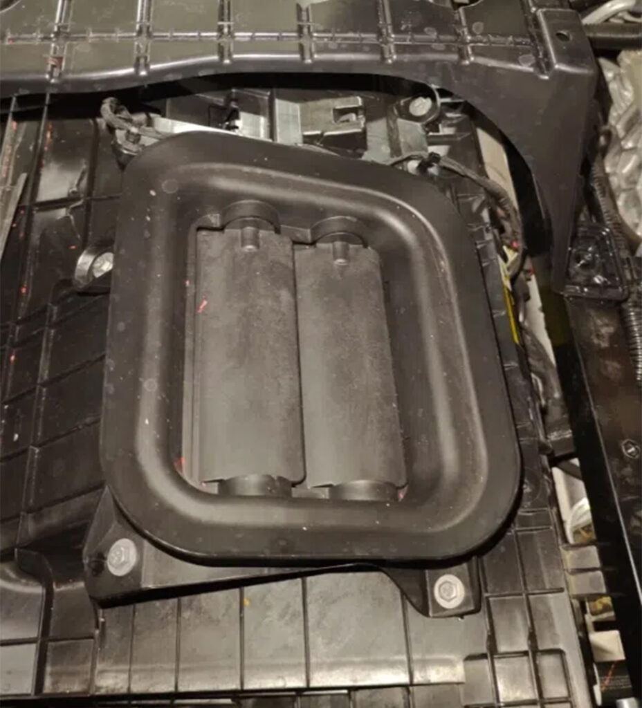 Xiaomi виправляє помилки: «фейковий» карбоновий капот SU7 Ultra зроблять функціональним - фото 8