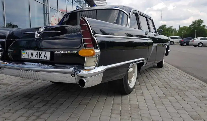 Легендарну "Чайку" продають за ціною суперкара