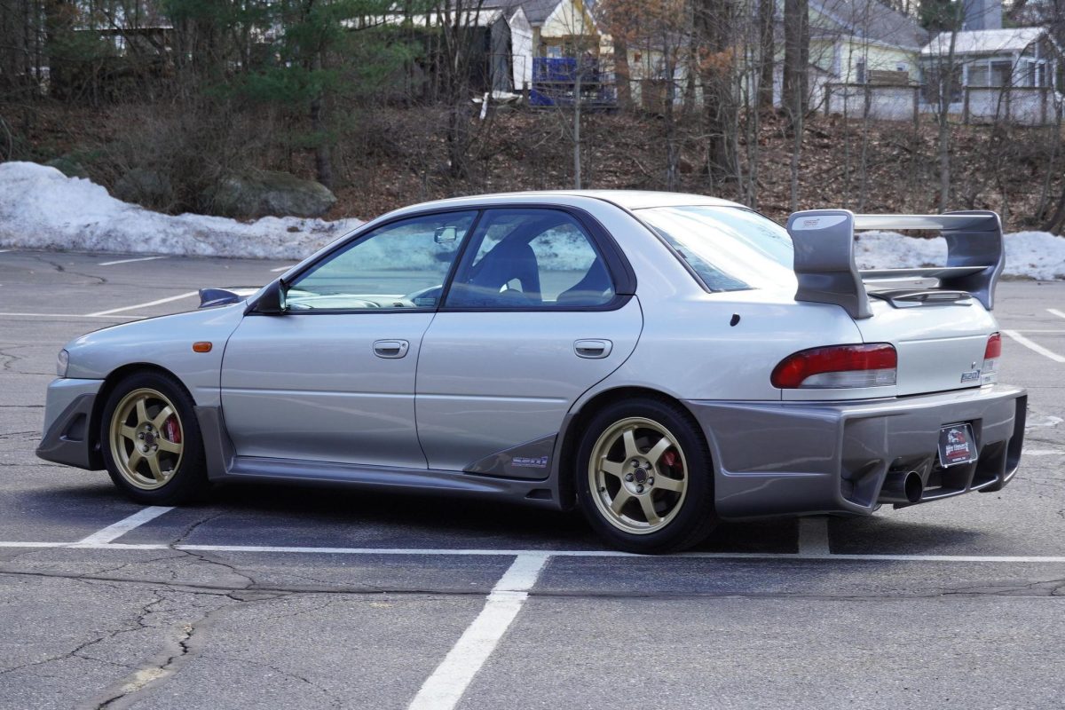 Екстремальний раритет: на аукціон виставили один із 300 Subaru Impreza S201 STI - фото 4