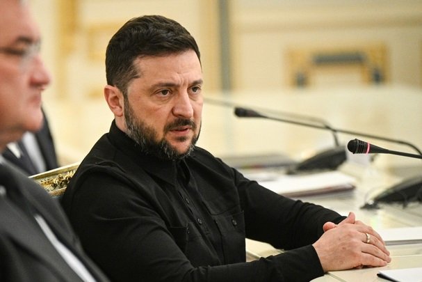 В нас є багато питань щодо перемовин та дронів: Зеленський висловив бажання зустрітися із Трампом