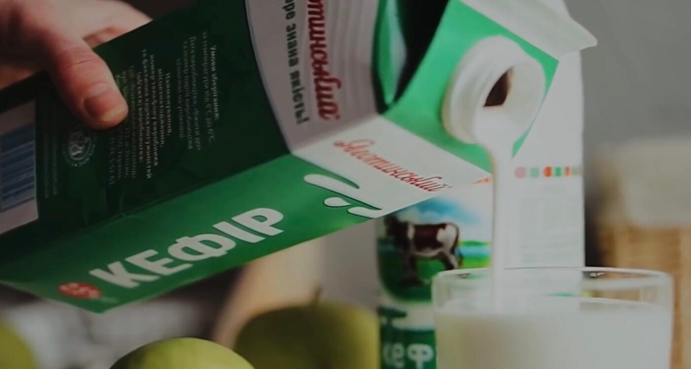 Як кефір впливає на організм при вечірньому споживанні