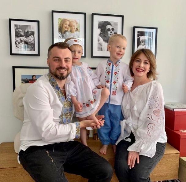Олена Кравець з чоловіком та молодшими дітьми / © instagram.com/lennykravets
