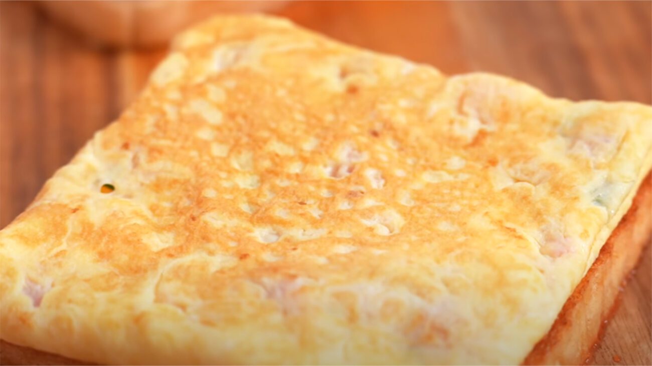 Кулінари розсекретили, що можна приготувати на сніданок із сиру та яєць