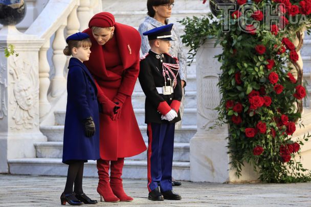 Принцеса Габріелла і княгиня Шарлін з принцом Жаком / © Associated Press