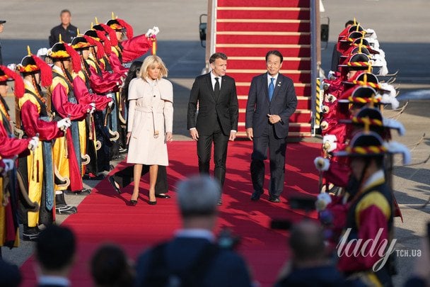 Еммануель і Бріжит Макрони / © Associated Press