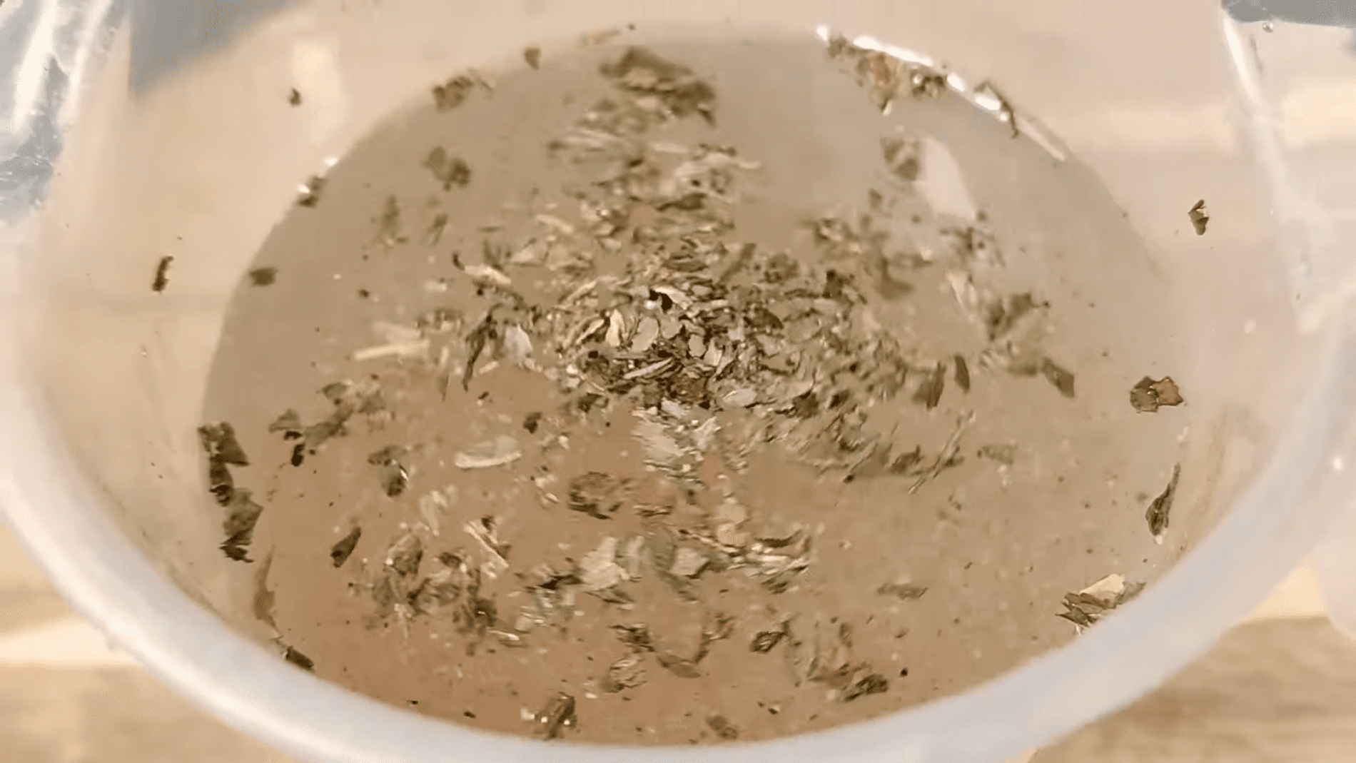 Експерти розповіли, як легко позбутися кротів на городі. Фото:YouTube/Природне здоров'я