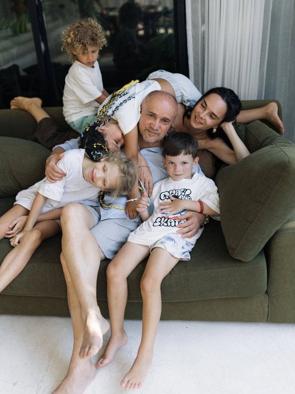 Інна Мірошниченко з батьком і дітьми / © instagram.com/_inna_mi_