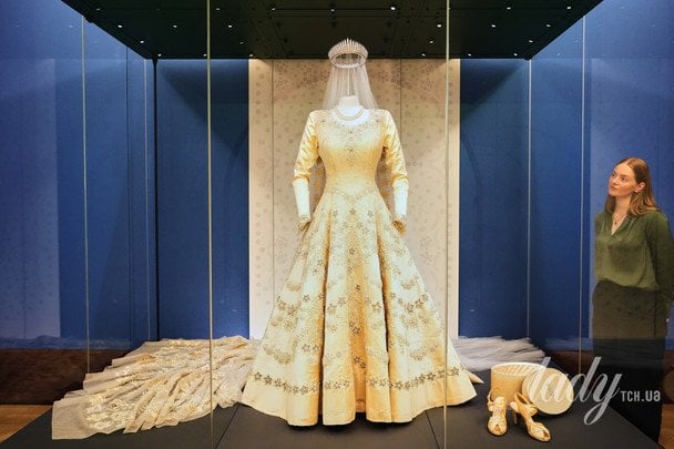 Виставка «Королева Єлизавета II: Її стильне життя» у Лондоні / © Associated Press