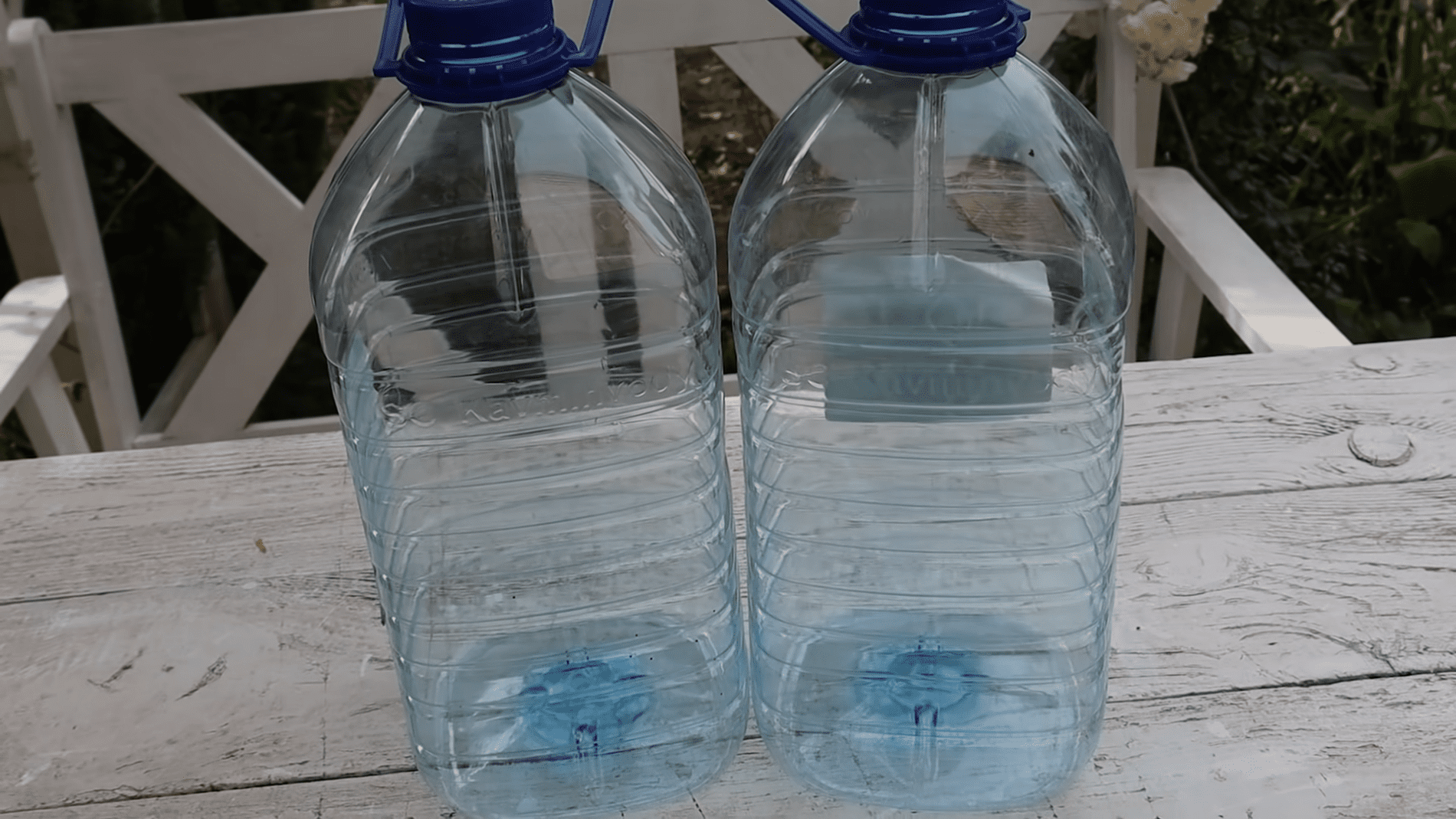 Експерти розповіли, як використати повторно пластикові пляшки. Фото: YouTube