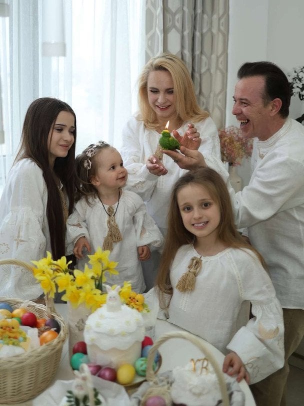 Лілія Ребрик із чоловіком та доньками / © instagram.com/liliia.rebrik