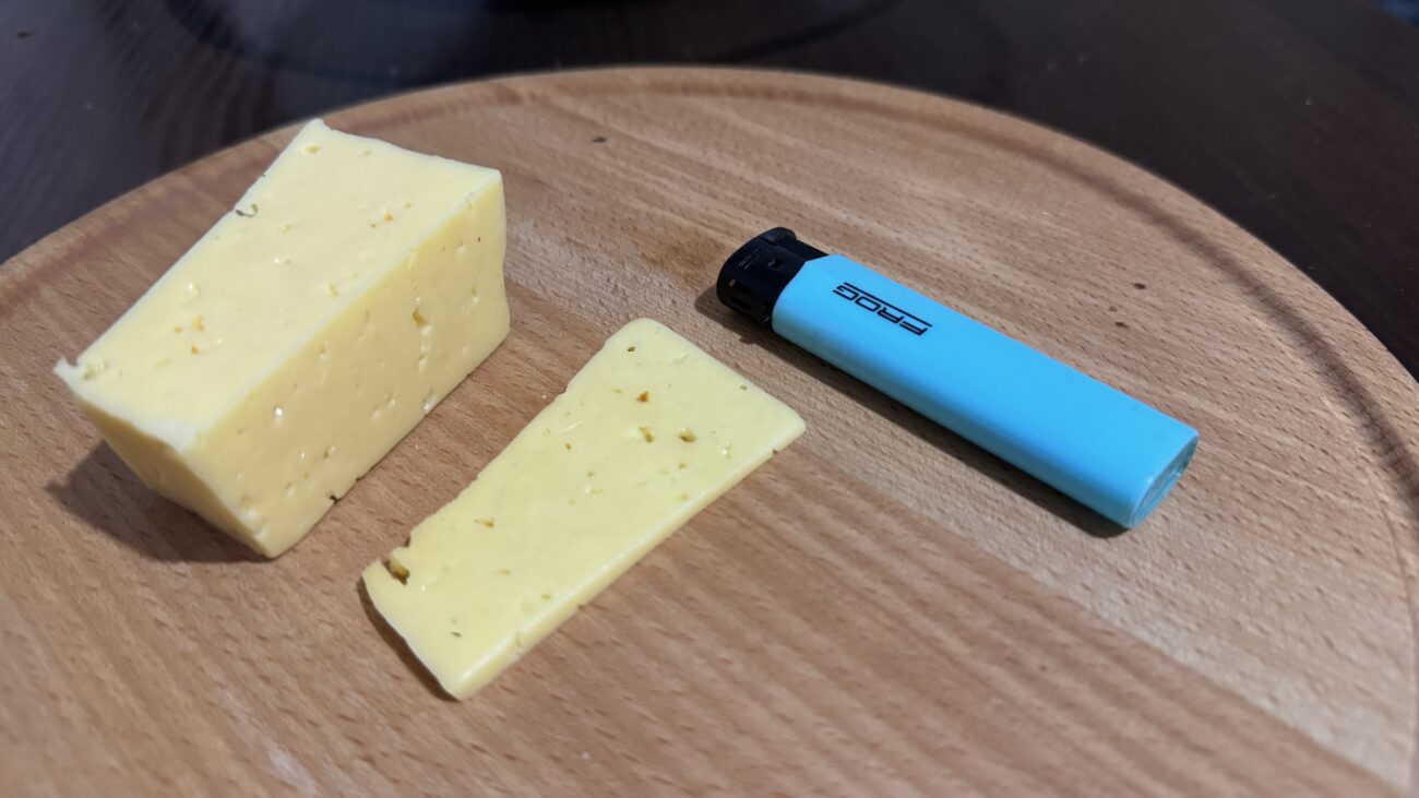 Експерти розповіли, як перевірити сир на наявність пальмової олії у складі. Фото: Добрі новини Експерти розповіли, як перевірити сир на наявність пальмової олії у складі. Фото: Добрі новини