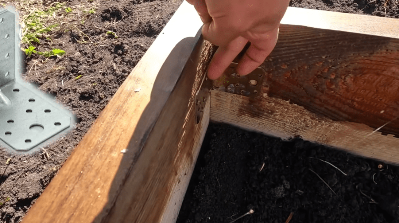 Городник розповів, як правильно зробити високі грядки на дачній ділянці Фото: Ютуб-канал Наша дача!