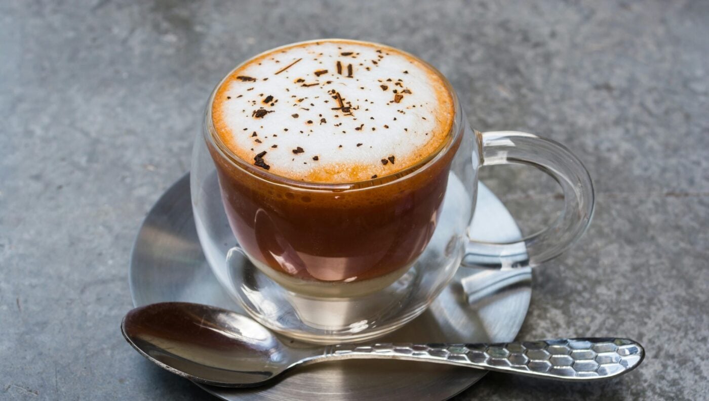 Як впливає на організм кава з молоком натще. Фото: Pexels
