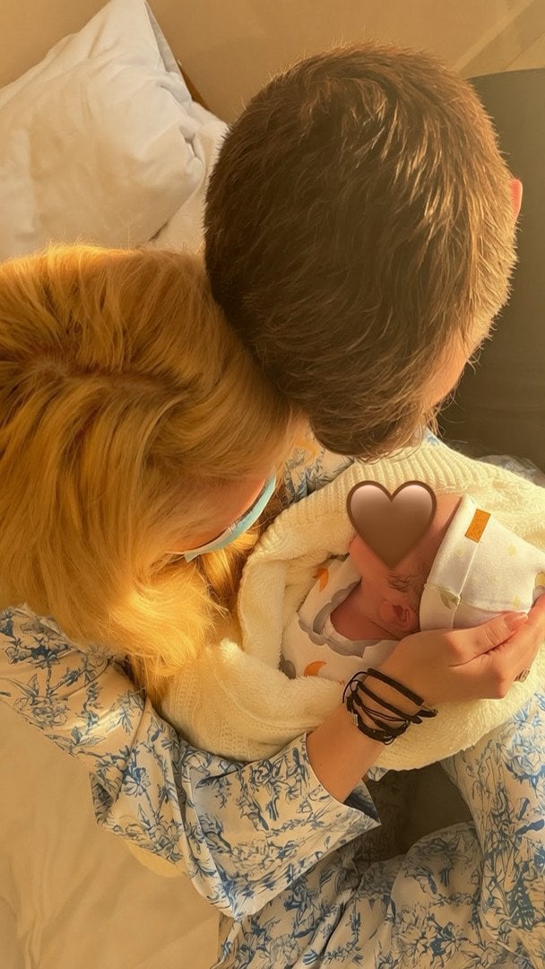 Аліна Гросу з сином та чоловіком / © пресслужба Аліни Гросу