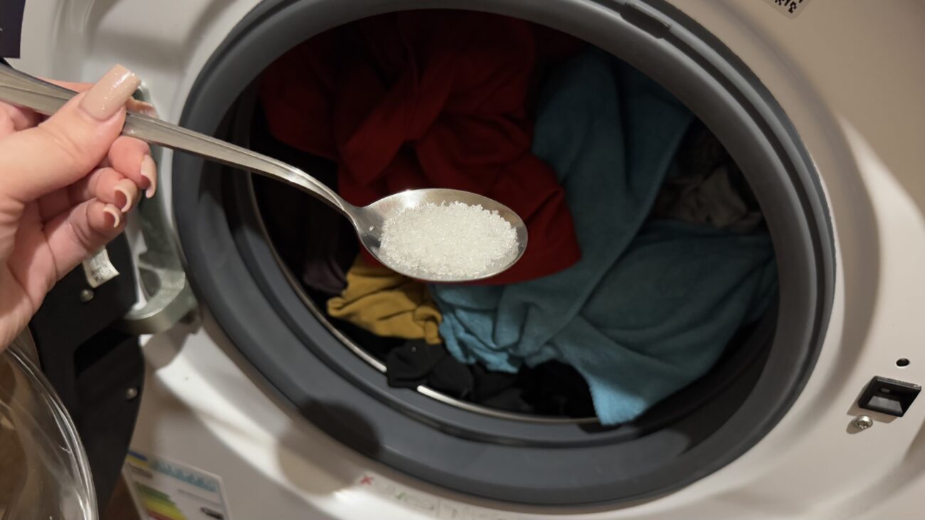 Господині розповіли, як очистити пральну машину від накипу та плісняви. Фото: добрі новини 