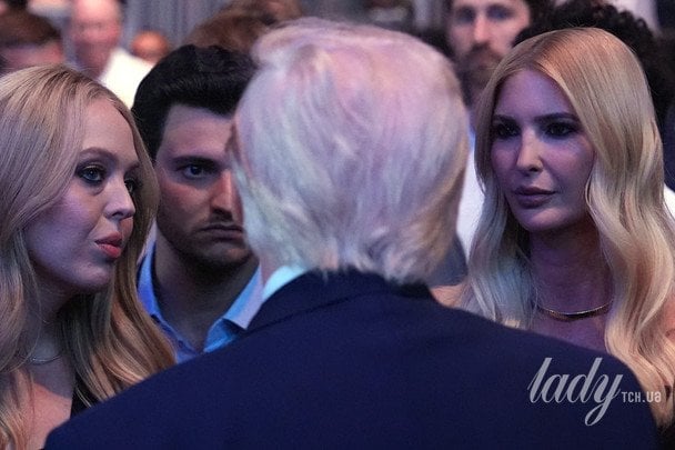 Тіффані Трамп, Майкл Булос, Іванка і Дональд Трампи / © Associated Press