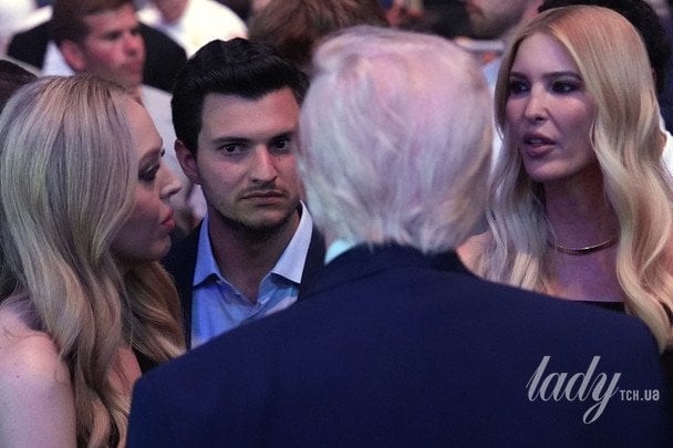 Тіффані Трамп, Майкл Булос, Іванка і Дональд Трампи / © Associated Press