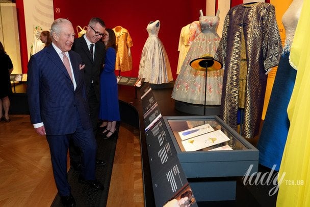 Король Чарльз III на виставці в Букінгемському палаці / © Associated Press