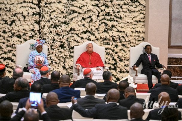 Констанція Манге, Теодор Обіанг Нгема Мбасого, Папа Римський / © Getty Images