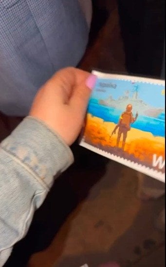 Листівка, підписана Деніелем Редкліффом / © threads.com/@diana_pasko