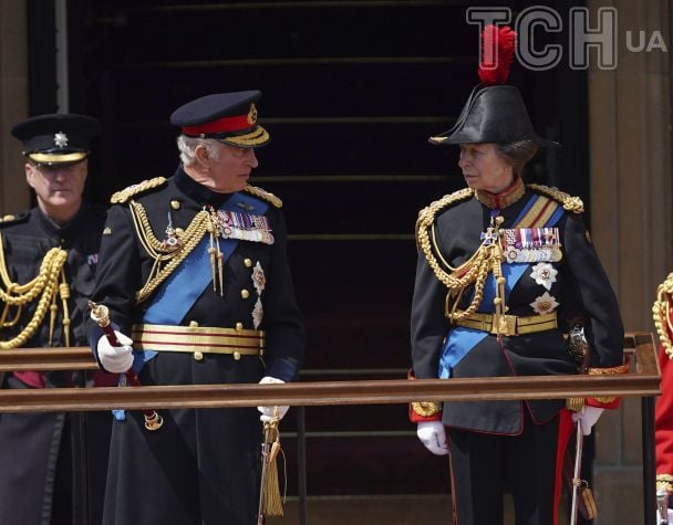 Король Чарльз та його сестра принцеса Анна / © Associated Press