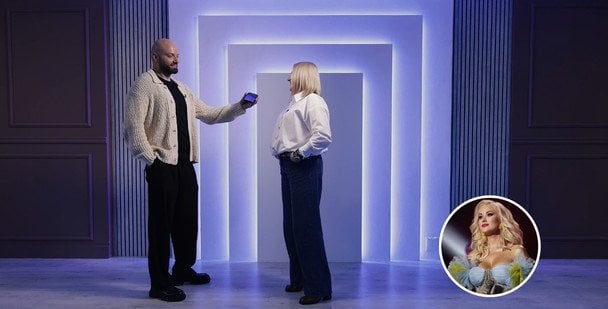 Наталія Бучинська і Слава Дьомін телефонують Катерині Бужинській