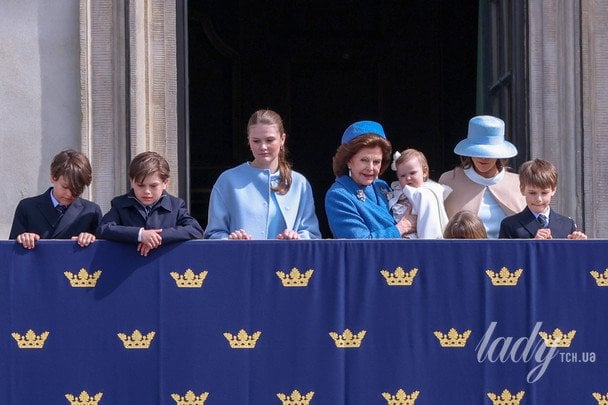 Королева Сільвія з онуками та маленькою принцесою Інес на руках / © Getty Images