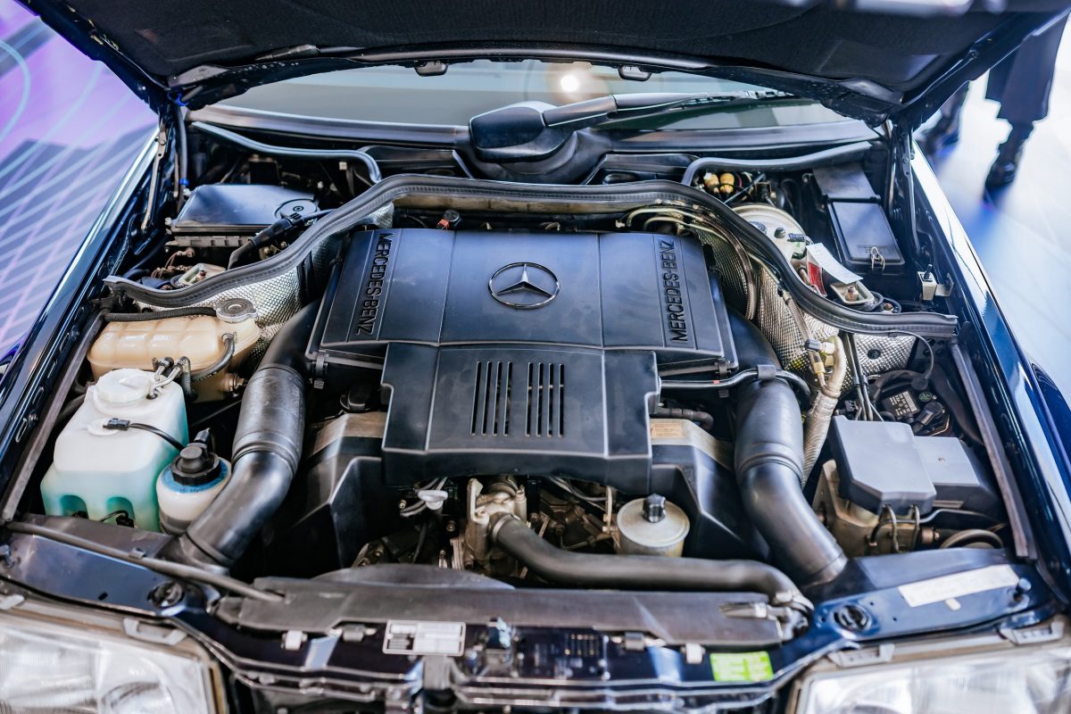 Останній випущений Mercedes-Benz W124 E 500 зберігся у стані нового авто: історія унікальної моделі - фото 2