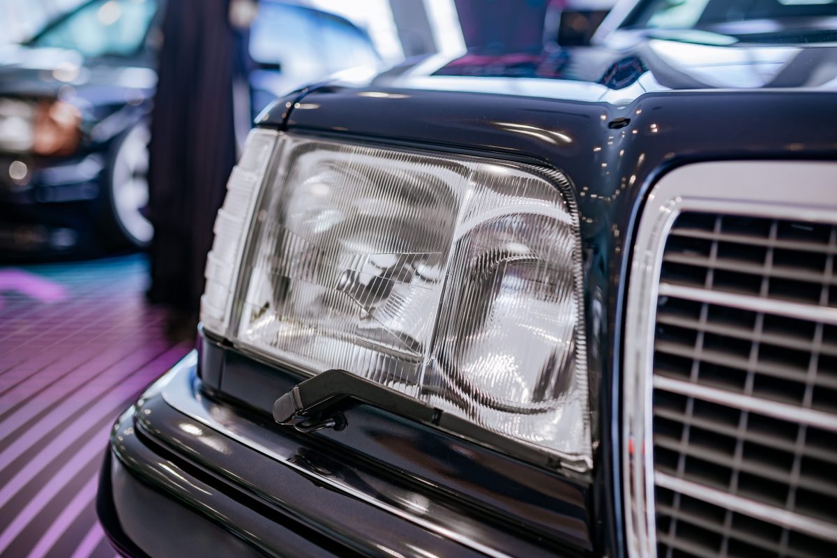 Останній випущений Mercedes-Benz W124 E 500 зберігся у стані нового авто: історія унікальної моделі - фото 5