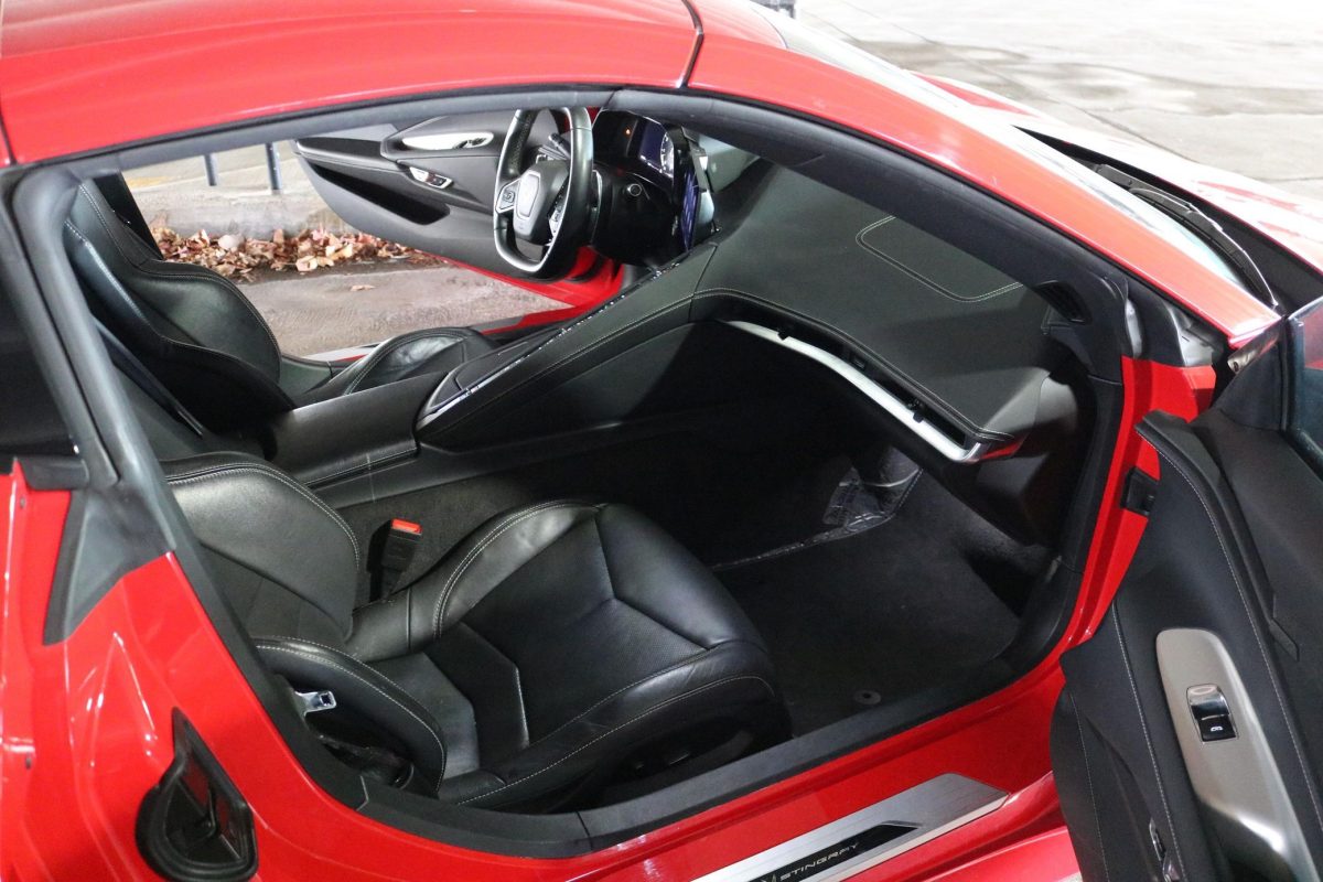 Мрія дешевшає: вживані Chevrolet Corvette C8 вже продають за ціною до $50 000 - фото 8