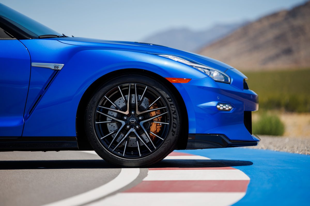 Наступник "Годзілли": Nissan розробляє гібридний GT-R R36 з легендарним V6 - фото 7