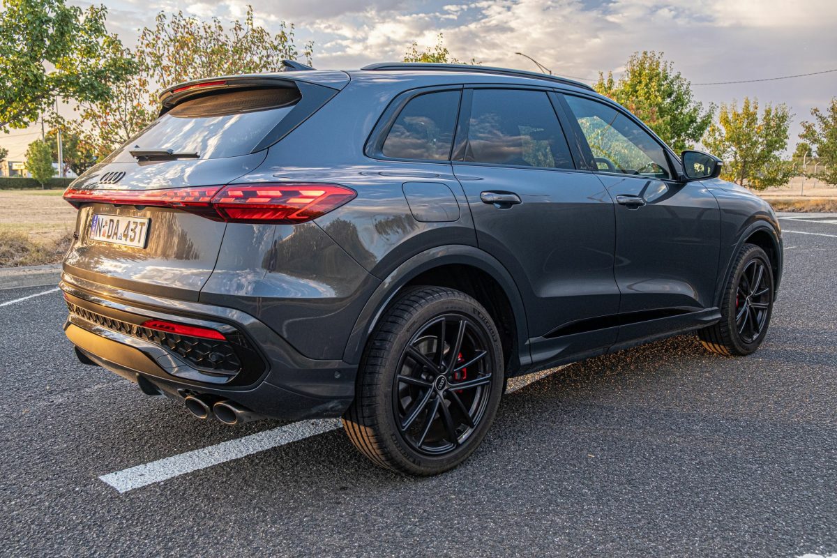 Новий Audi SQ5 2026 року: ідеальний баланс динаміки чи компроміс заради ціни? - фото 2