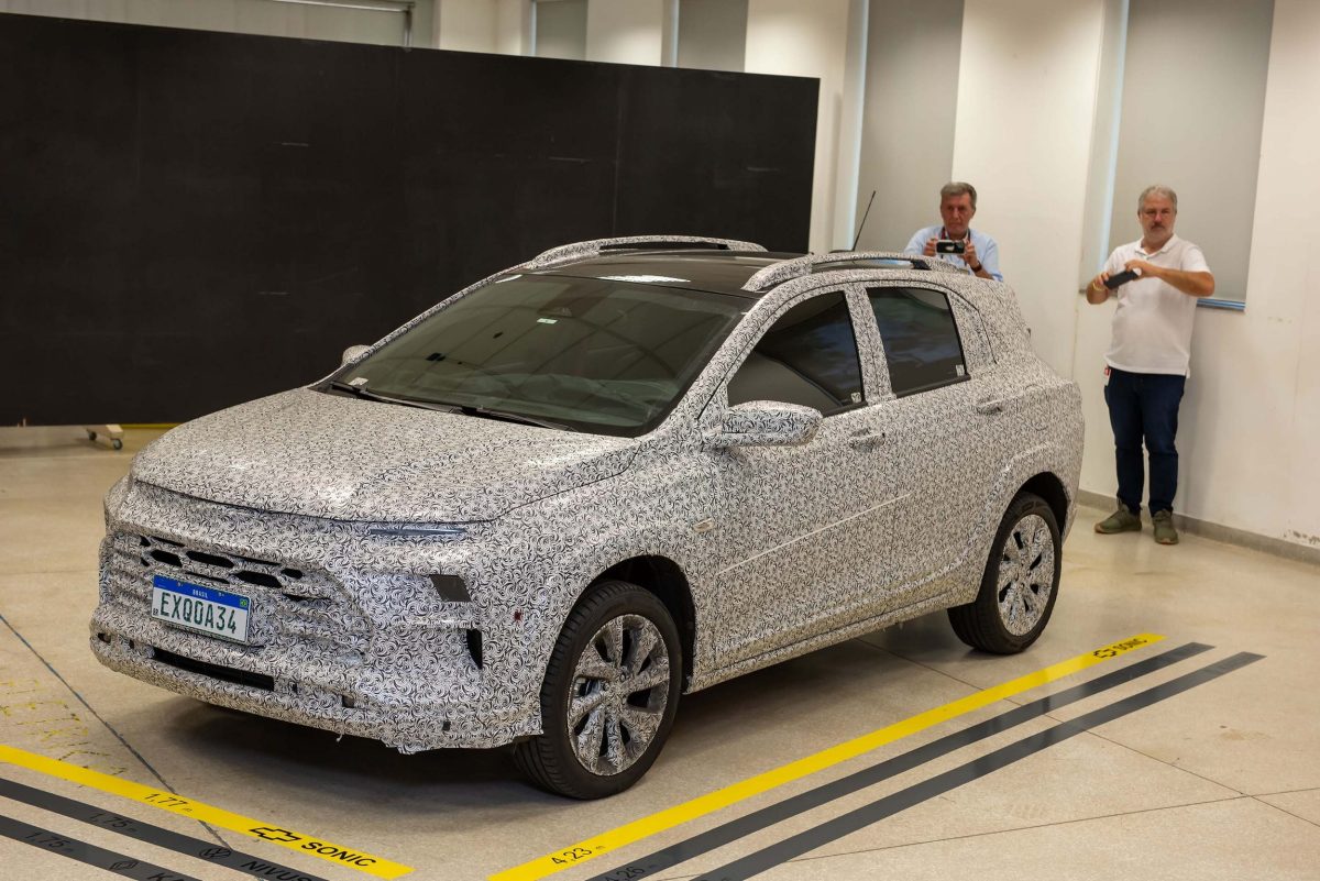 Новий крос-купе Chevrolet Sonic: свіжий логотип та компактні розміри - фото 3