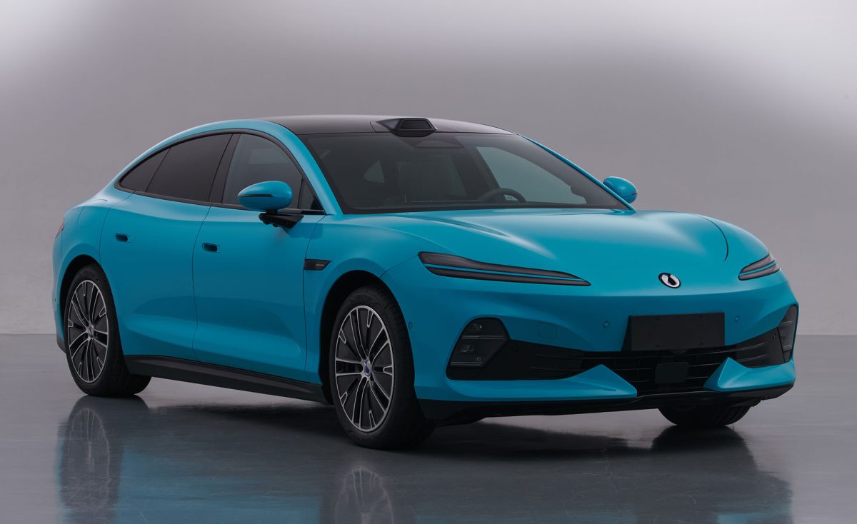 Оновлений седан BYD Denza Z9: свіжий дизайн та вражаючі 1328 кінських сил - фото 4