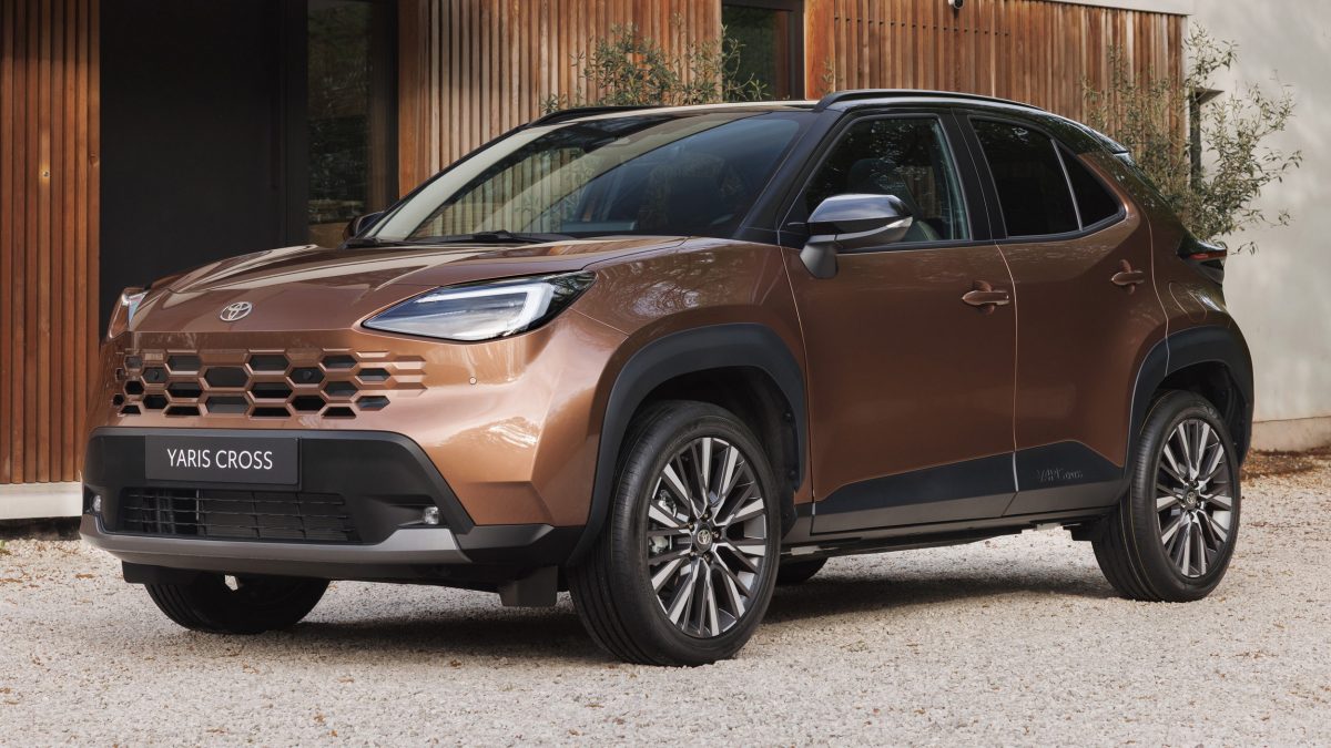 Toyota офіційно представила оновлений кросовер Yaris Cross 2026 року - фото 4