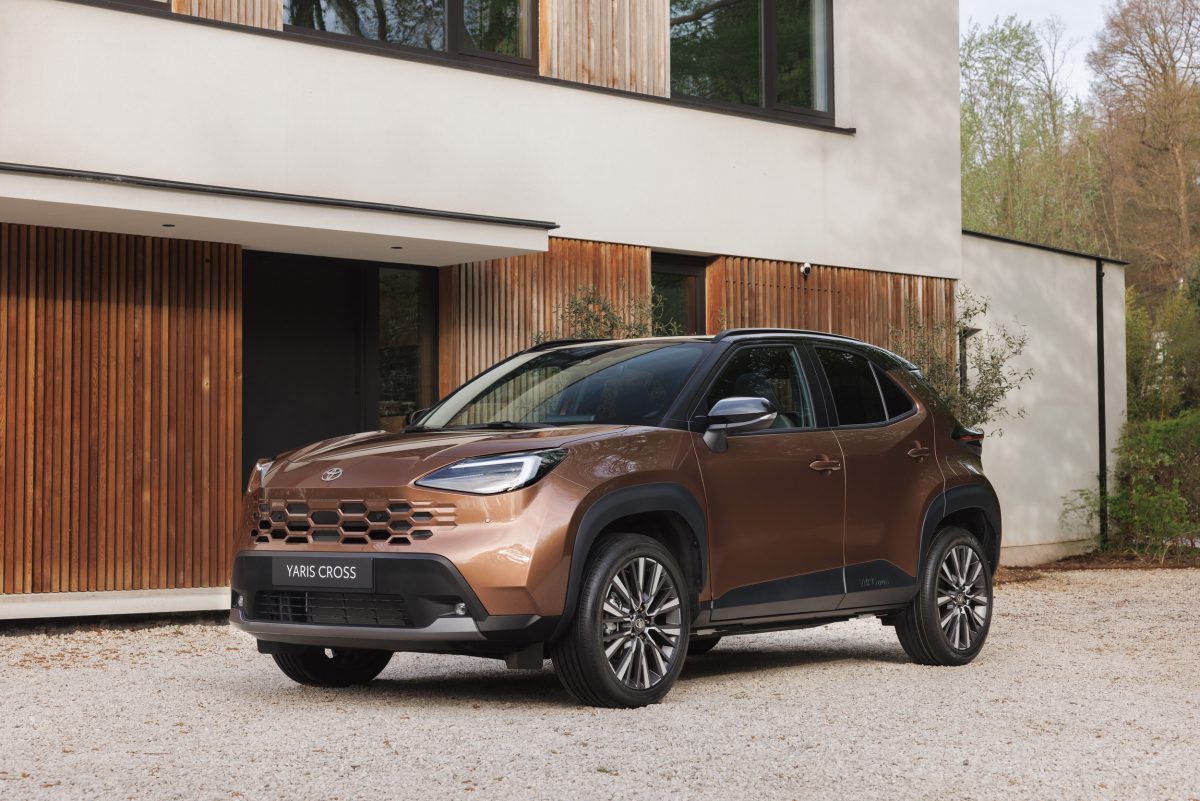 Toyota офіційно представила оновлений кросовер Yaris Cross 2026 року - фото 5