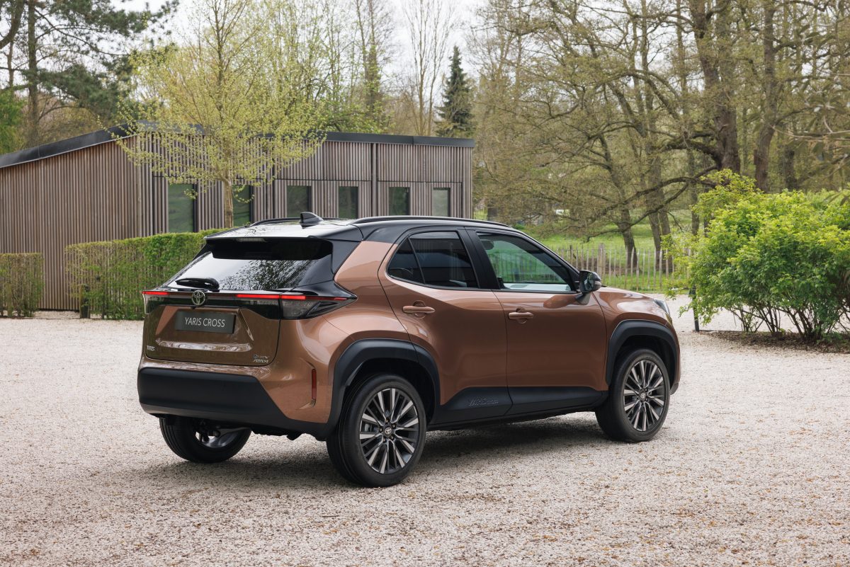 Toyota офіційно представила оновлений кросовер Yaris Cross 2026 року - фото 7