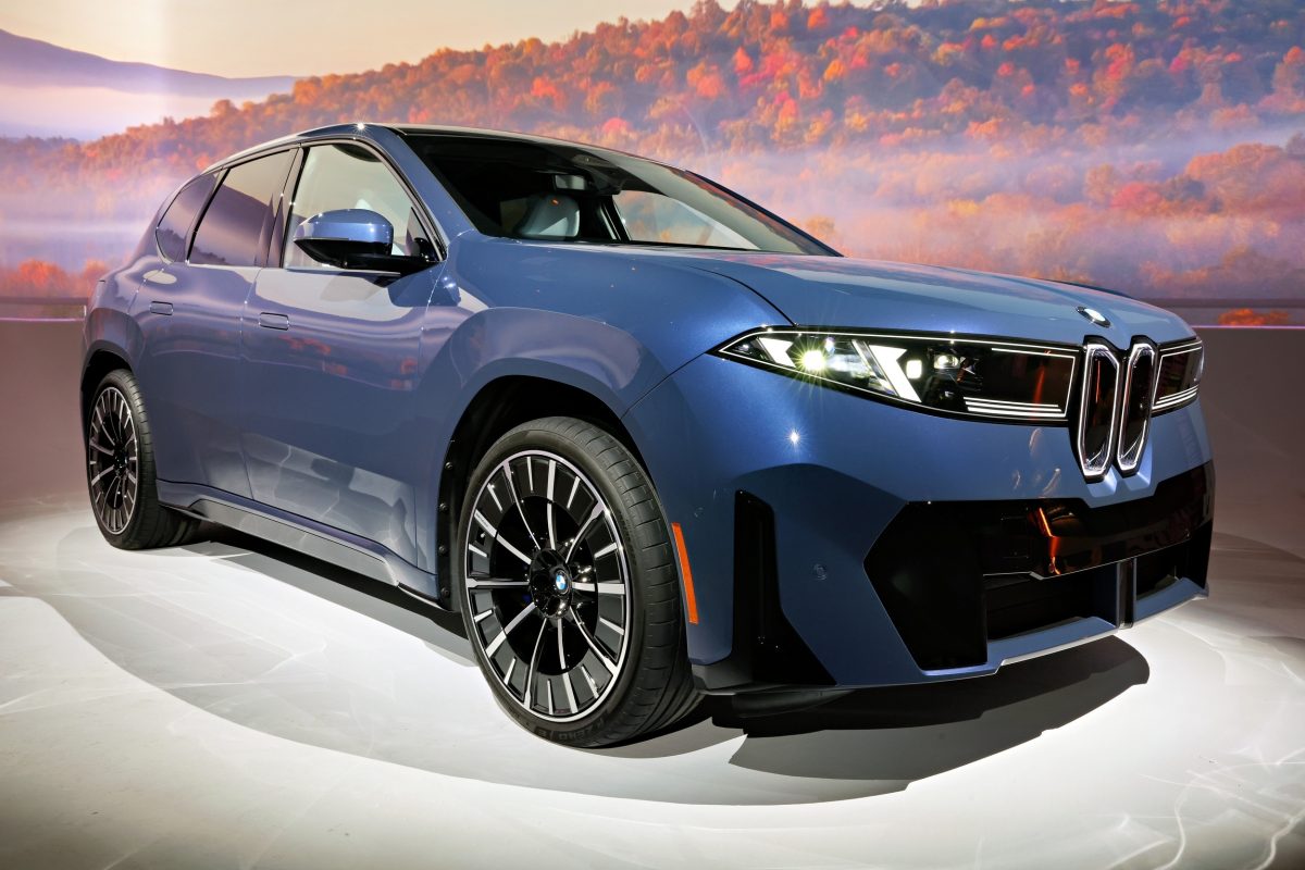 BMW припиняє продажі електрокросовера iX у США: на заміну приходить новий iX3 - фото 3