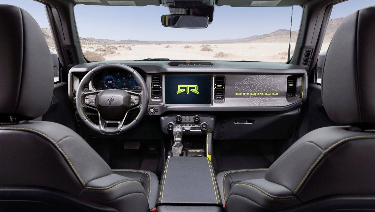Неоновий акцент та позашляховий характер: Ford розсекретив яскравий інтер'єр нового Bronco RTR 2027 - фото 1