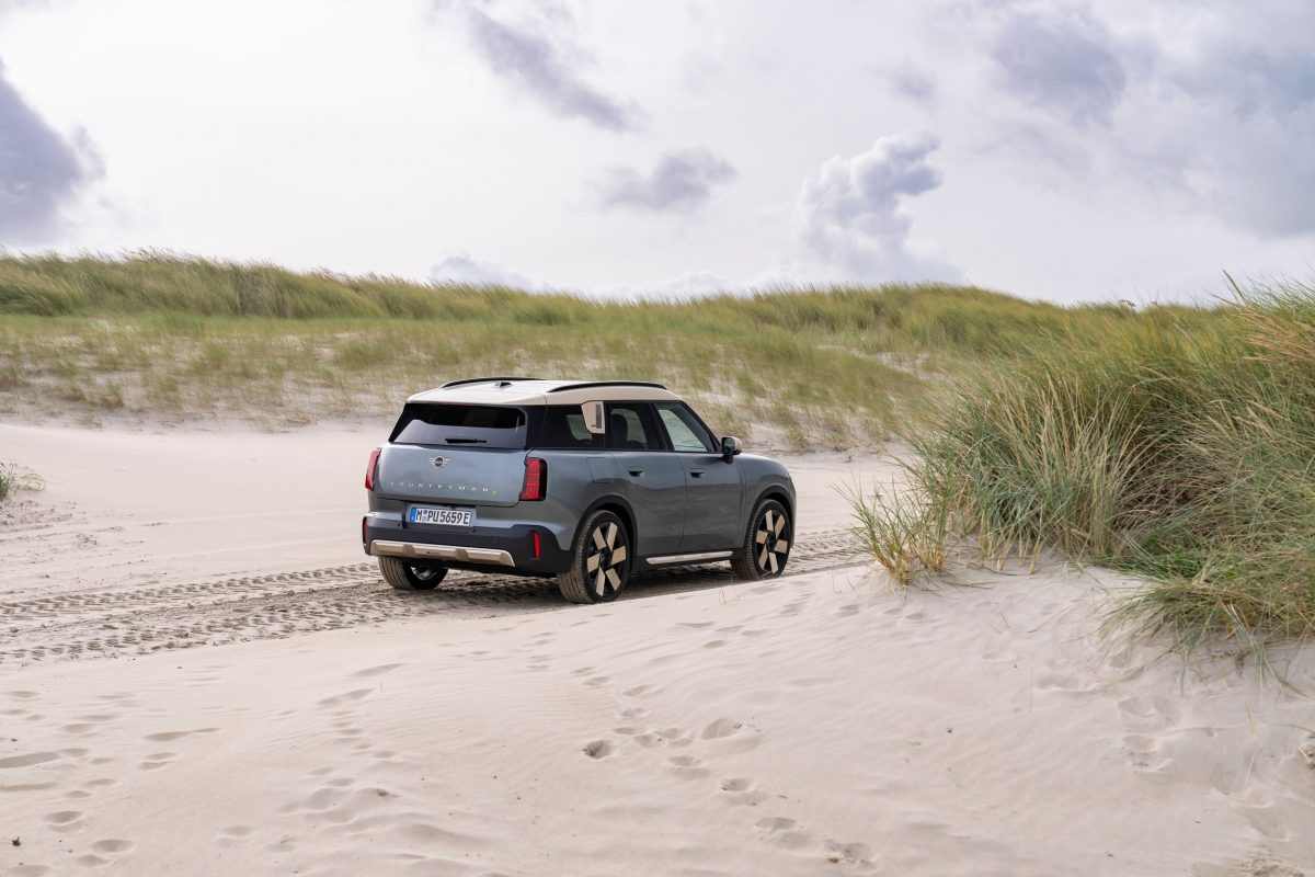 Mini представив найдоступніший кросовер Countryman у новій спецверсії Oxford Edition - фото 3