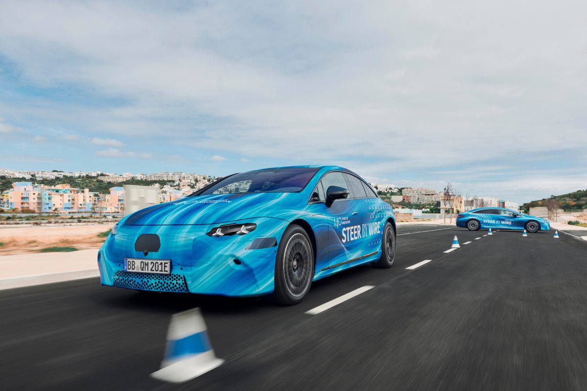 Електричний флагман Mercedes EQS готується до масштабного оновлення: кермо-штурвал та нові технології - фото 7