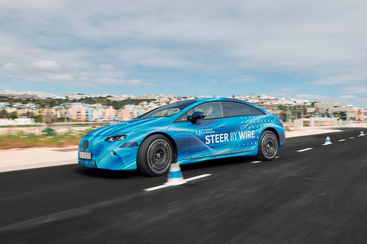 Електричний флагман Mercedes EQS готується до масштабного оновлення: кермо-штурвал та нові технології - фото 8