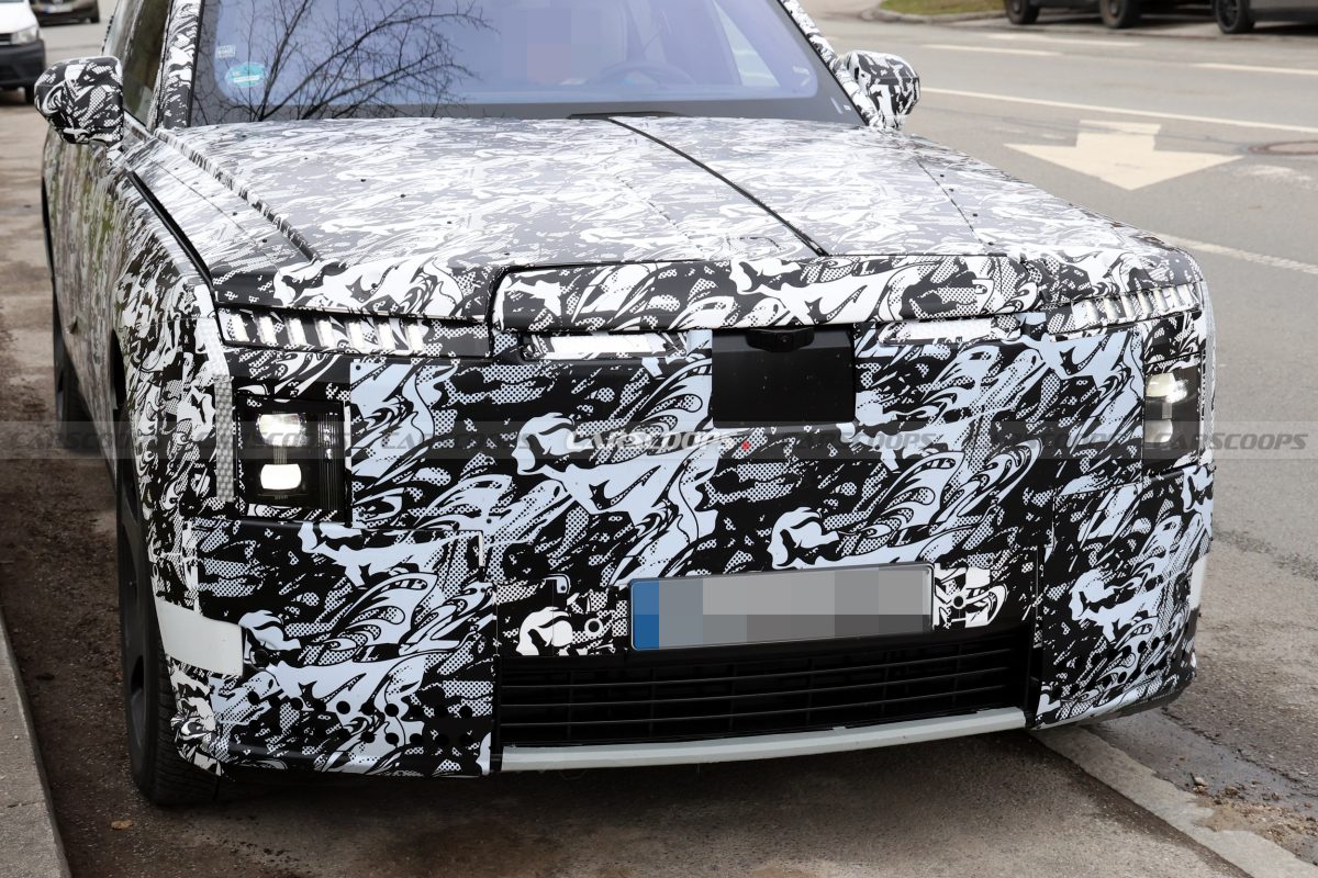 Rolls-Royce готує новий електричний кросовер з унікальним капотом: розкрито перші деталі - фото 7