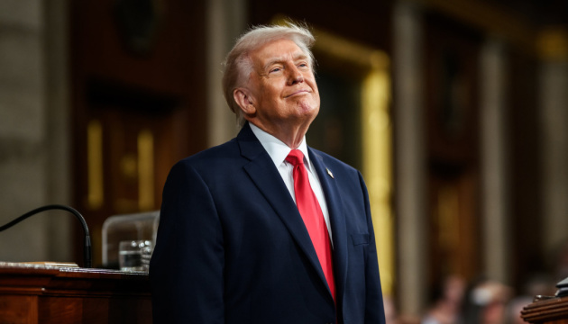 Трампа просять рідше давати спонтанні інтерв’ю через суперечливі заяви - WSJ