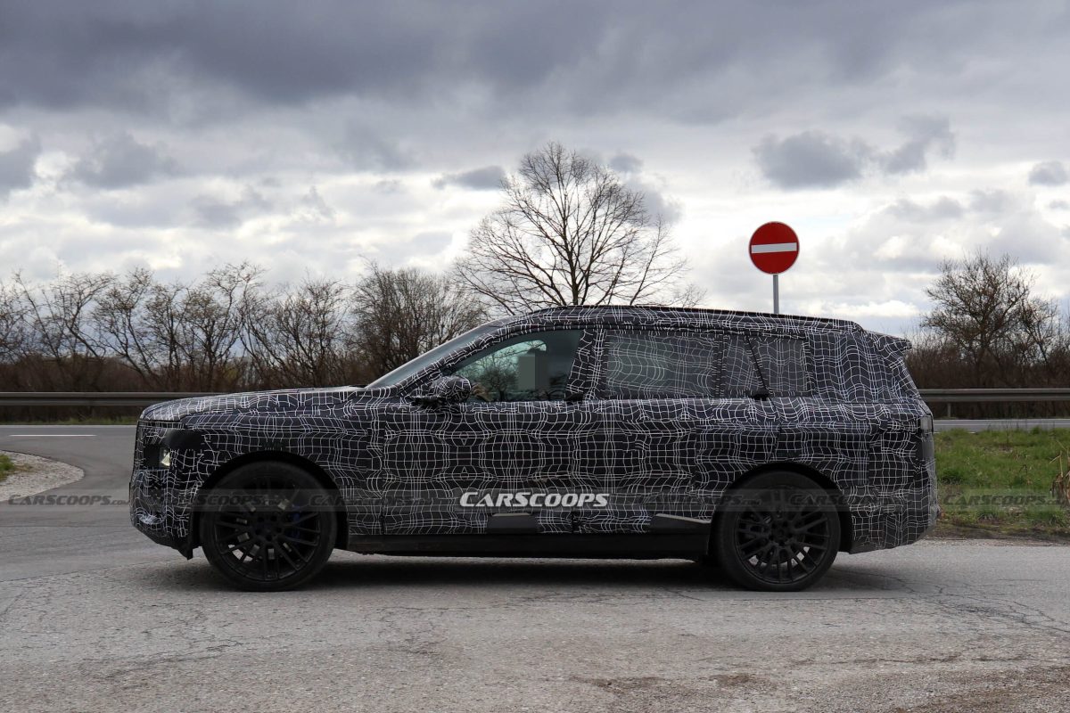 Шпигунські знімки розкривають деталі нового флагманського електрокросовера BMW iX7 - фото 6