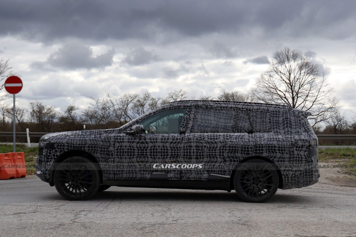 Шпигунські знімки розкривають деталі нового флагманського електрокросовера BMW iX7 - фото 7